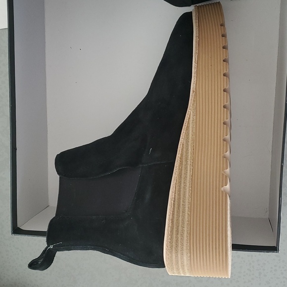 NWB.  Silent D black leather suede wedge booties - Picture 2 of 6